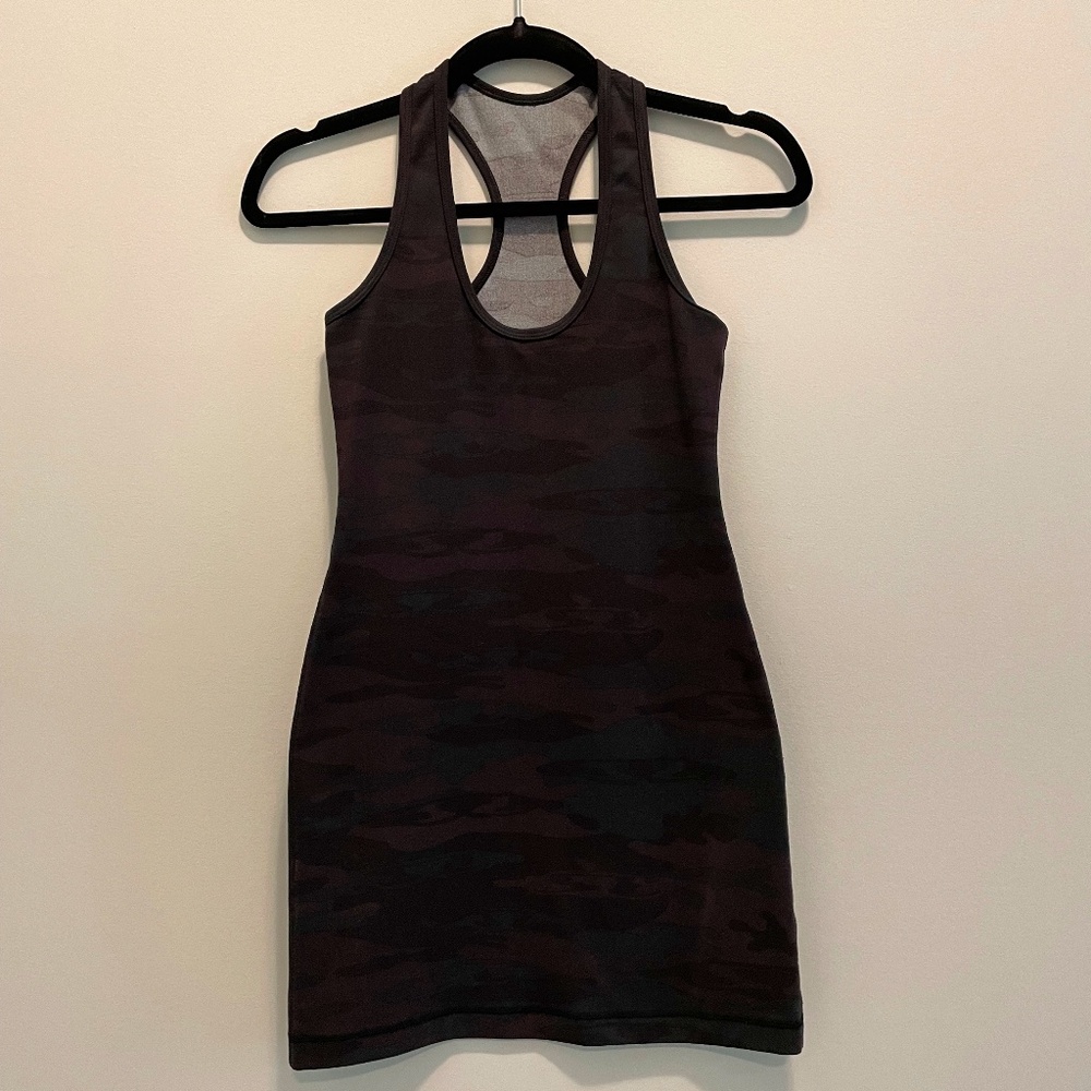 Women's Lululemon Racerback Tank in Camo print sx XS